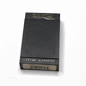 Vintage Zippo – Elephant – Barrett Smythe Endangered Animals – XI (1995) – Rare